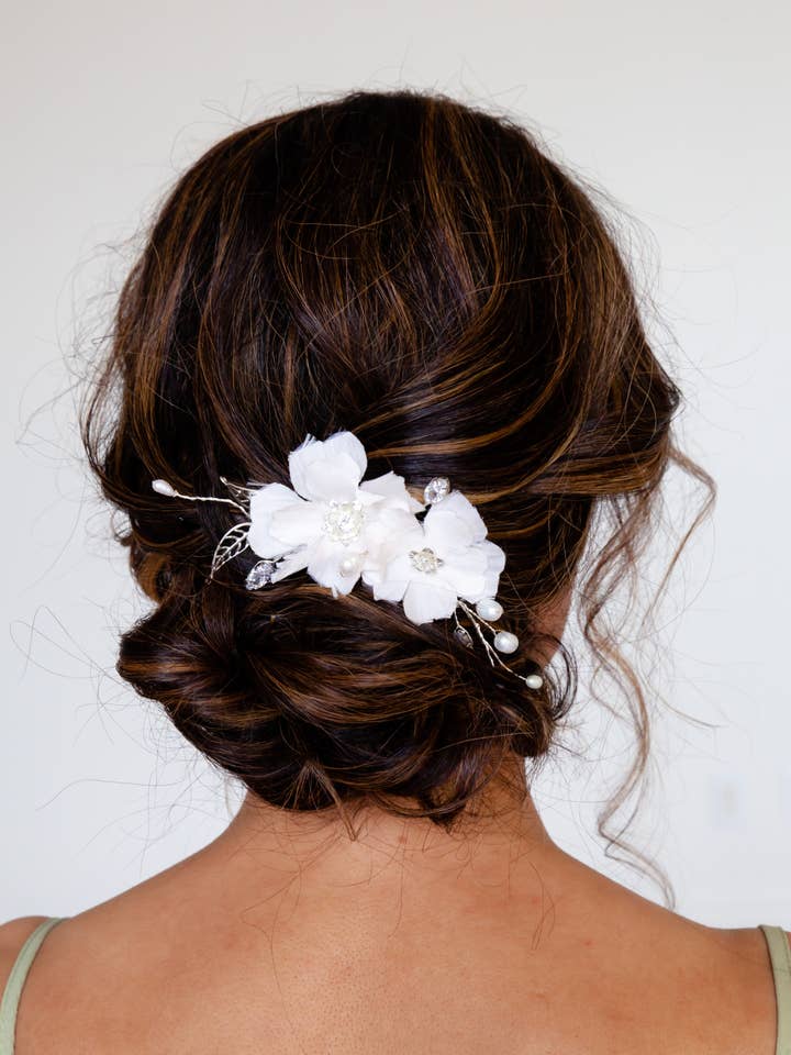 Creme silke blomst hår kam for engroshandel hos Julia Key's Designs