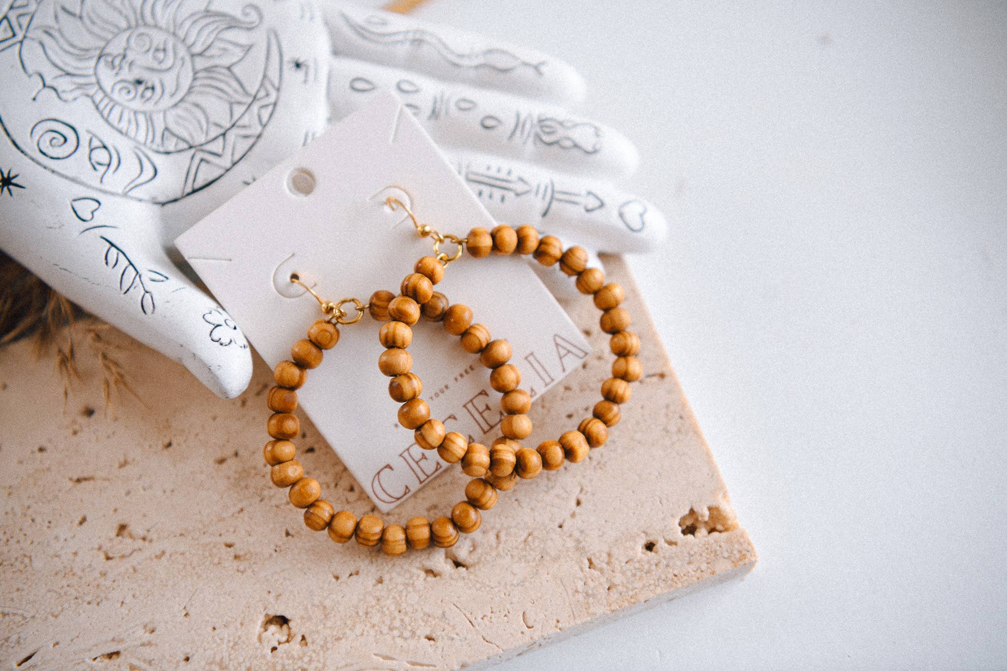 Cecelia Designs Jewelry – Großhandel Hoops – Leichte Holzperlen-Creolen5