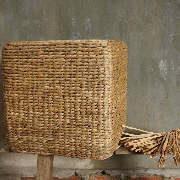 Zentique Inc. – wholesale Ottoman – Vävd pallpuff