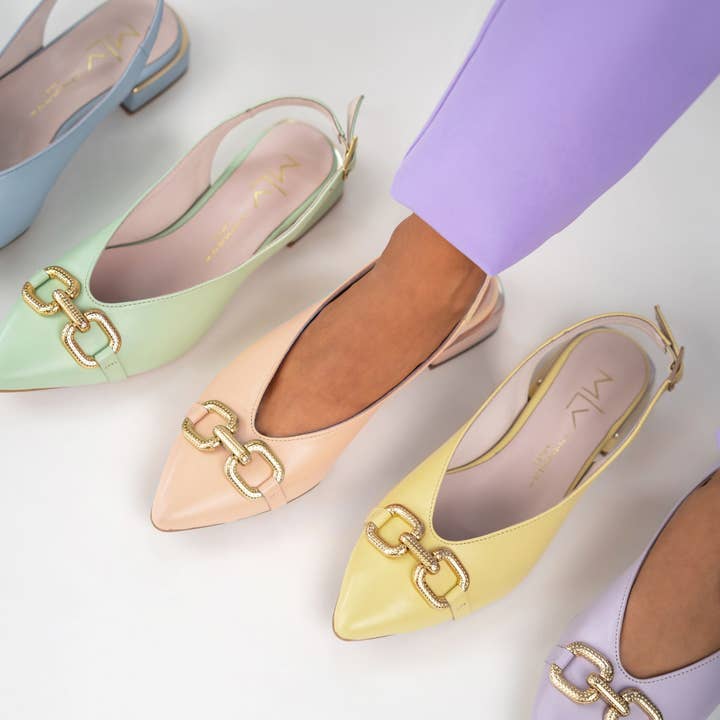 Zapatos de tacón bajo Lea70 y otras tendencias de Resultados para zapatos low cost al por mayor. Devoluciones gratuitas y condiciones de pago a 60 días en Faire en Faire.