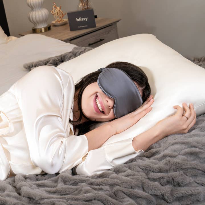 Blissy - Wholesale Sleep/Eye Mask - Sleep Mask - Grey - Profile9