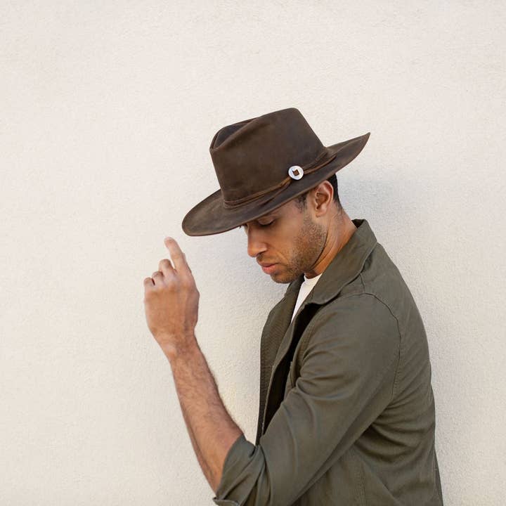 Jamie Slye – Großhandel Fedora-Hut – Unisex – WILDER LEDERHUT MIT BREITER KREMPE - SCHOKOLADE