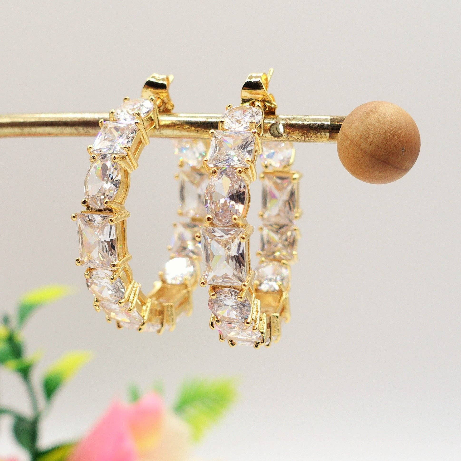 Daemon srls - Vendita all'ingrosso Orecchini a cerchio - CHARIS - Orecchini a cerchio con Cubic Zirconia di alta qualità3