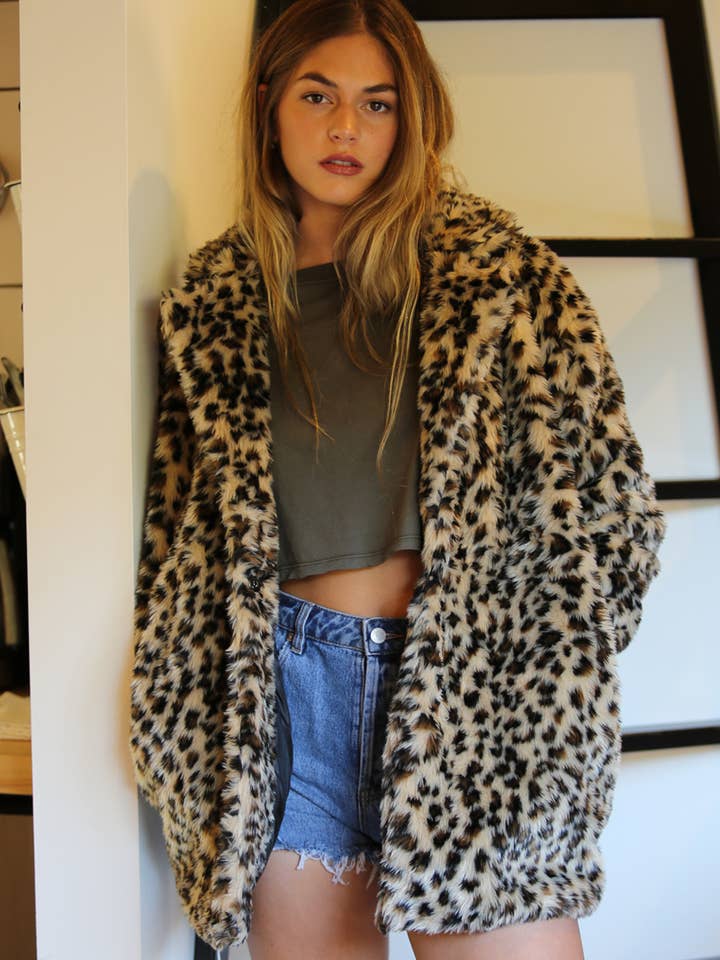 ANGIE - Wholesale Jacket - Women's - SJ949-LEO FAUX FUR ANIMAL PRINT JACKET