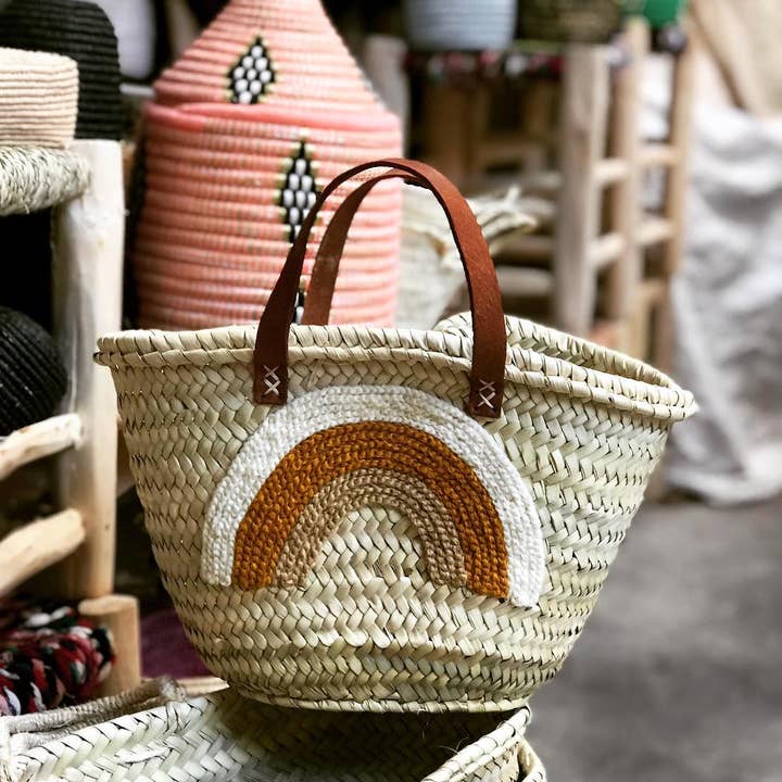 Rainbow moroccan straw basket with leather handles for wholesale by MARRAKECH METACRAFT LTD