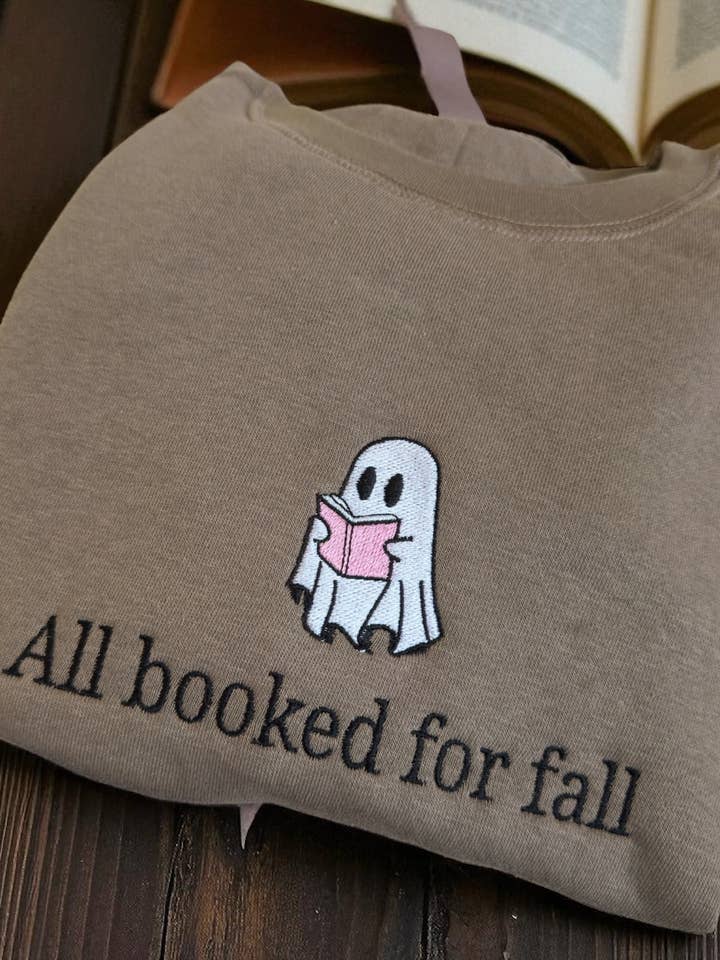 "Tout réservé pour l'automne brodé" pour la vente par Wild Soul Babes/Stitch and Style Clothing