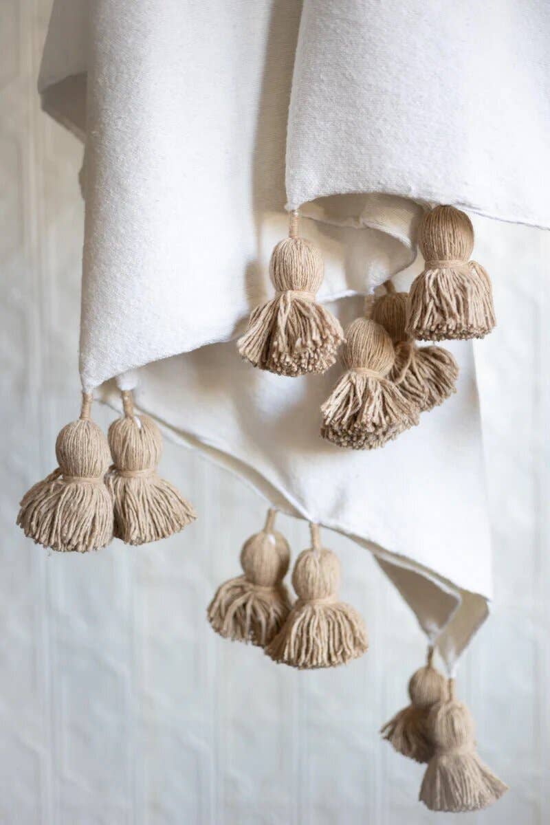 Root to Home – Großhandel Überwurfdecke – X-Large marokkanische Pom-Decken – Weiß mit Kamelquasten0