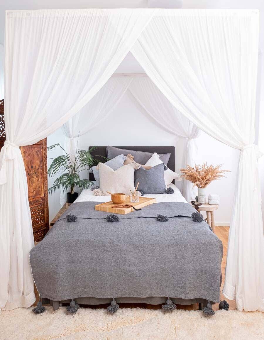 marrakeshop - Vente Plaids - Plaid marocain premium fait main avec pompons et franges1