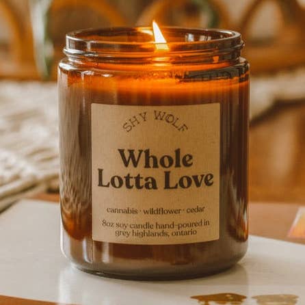 Lotta Amour pour la vente par Shy Wolf Candles
