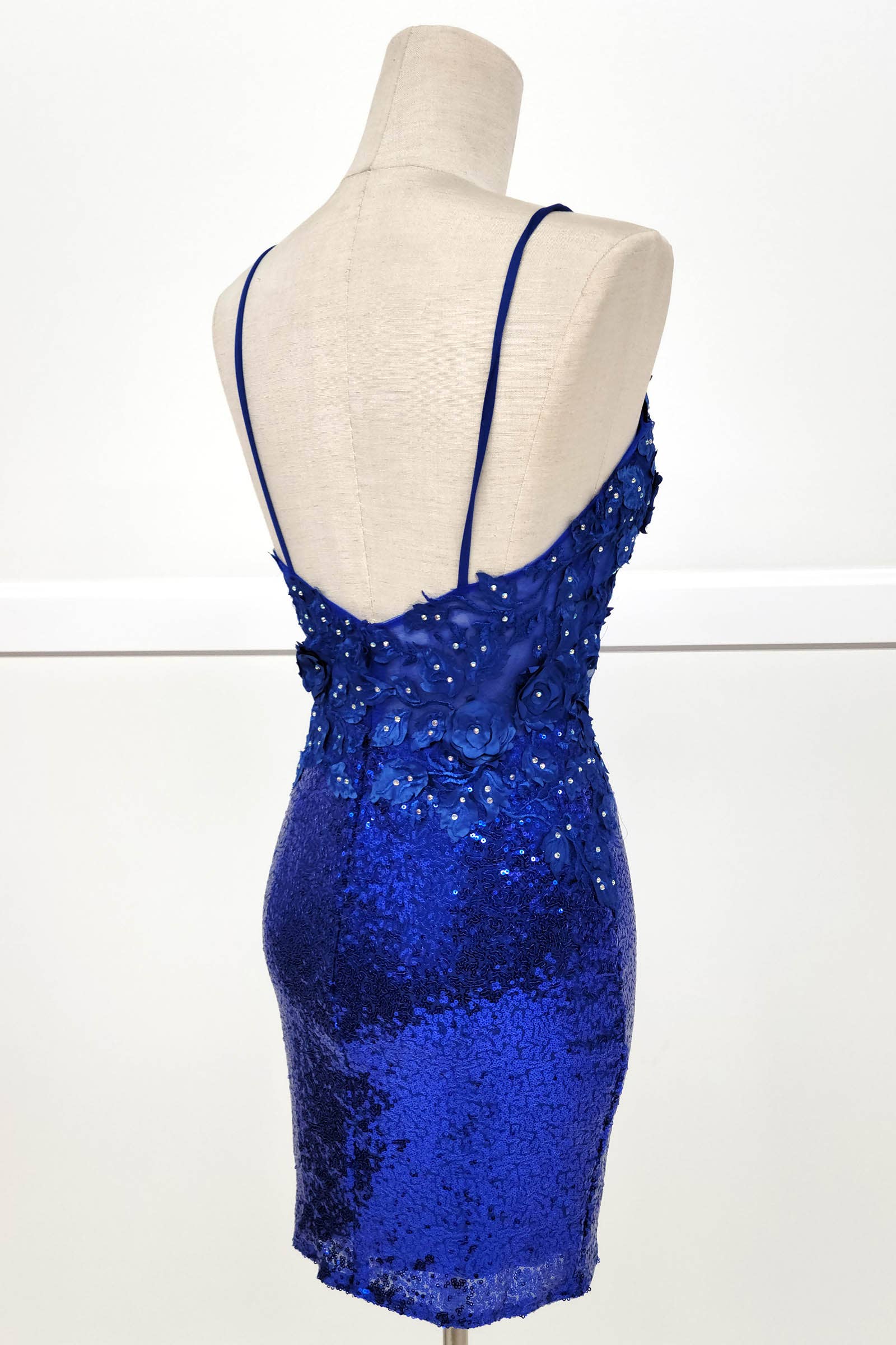 Chicas - Vente Robe – femme - Robe courte à paillettes et broderies florales C80842