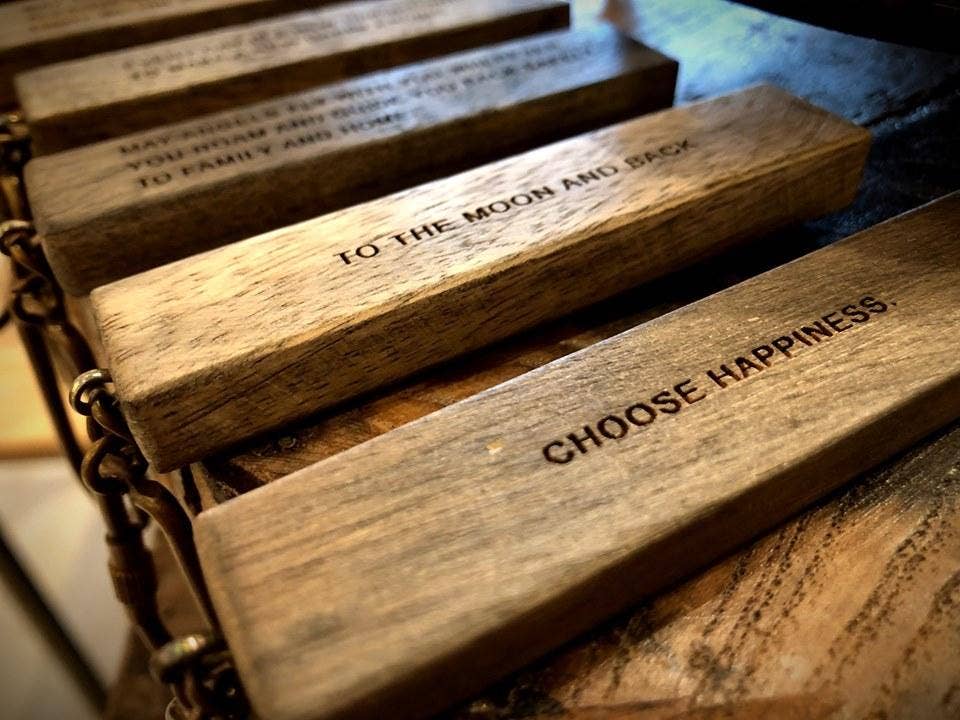 Sugarboo & Co - Wholesale Keychain - Unisex - Wood Quote Keychain - Set of 71