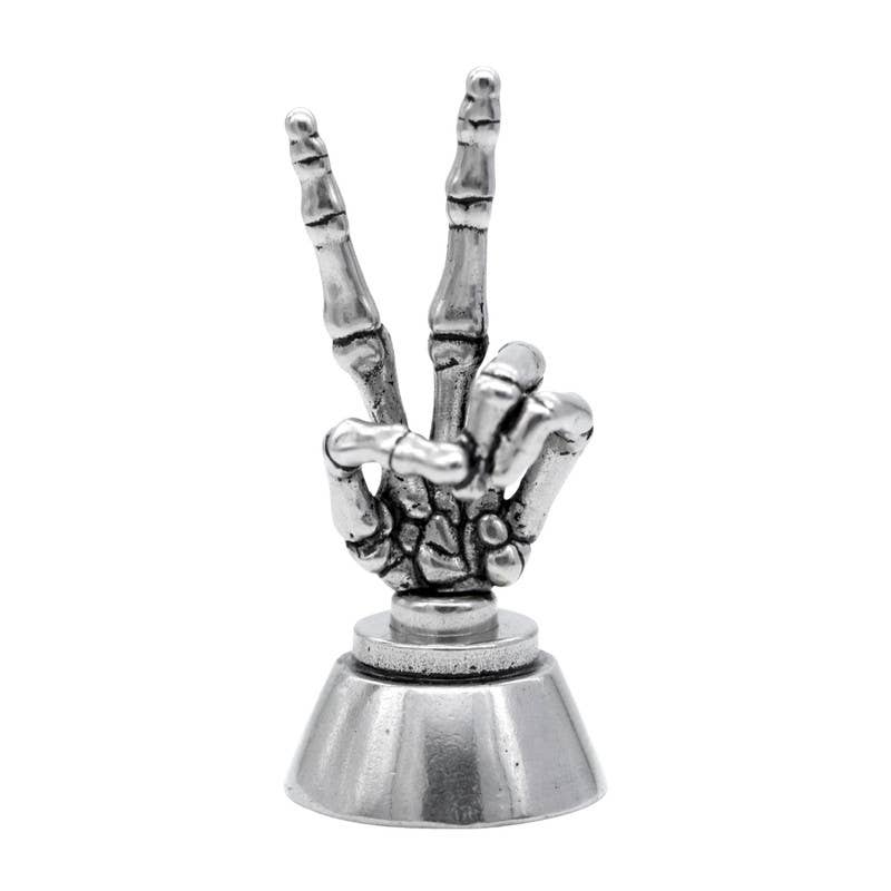 Controse – wholesale Pendant/charm necklace – Undying Peace Skeleton Hand Necklace With Magnetic Ornament1
