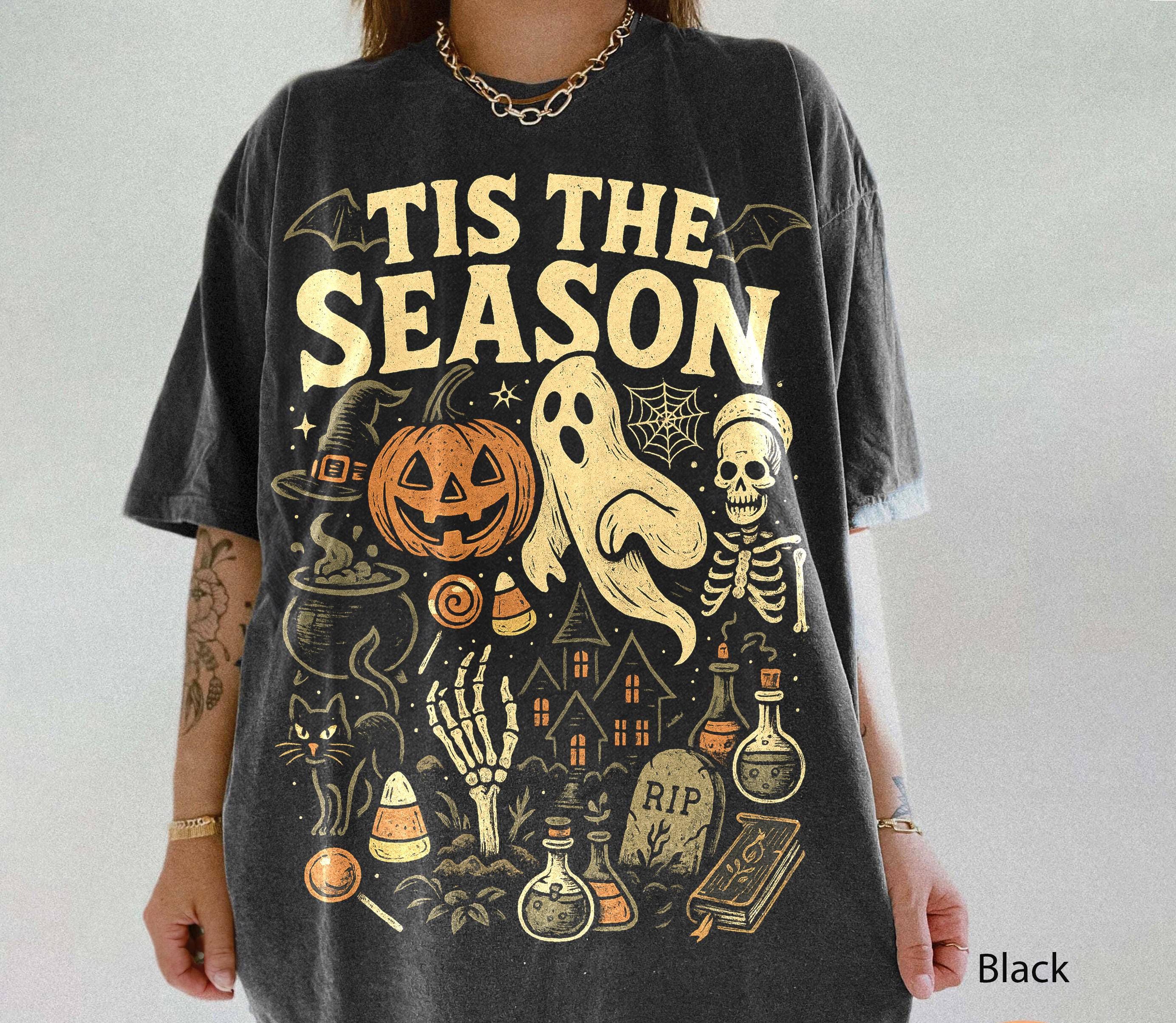 NVC Ecommerce LLC - Vente T-shirt à imprimés – femme - Tis The Season Shirt, T-shirt Effrayant d'Halloween, T-shirt de la Saison Effrayante
