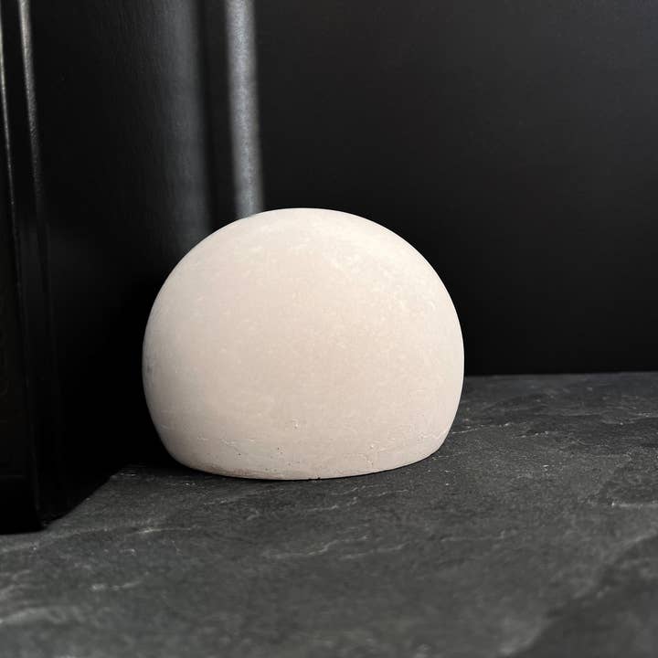 Minimal Loot Design – Suporte para livros por atacado – Suporte para livros em esferas em betão, escultura em bola redonda, decoração de prateleira de pedra, Orbe de cimento, Peso papel, Porta-livro industrial, Decoração de escritório minimalista