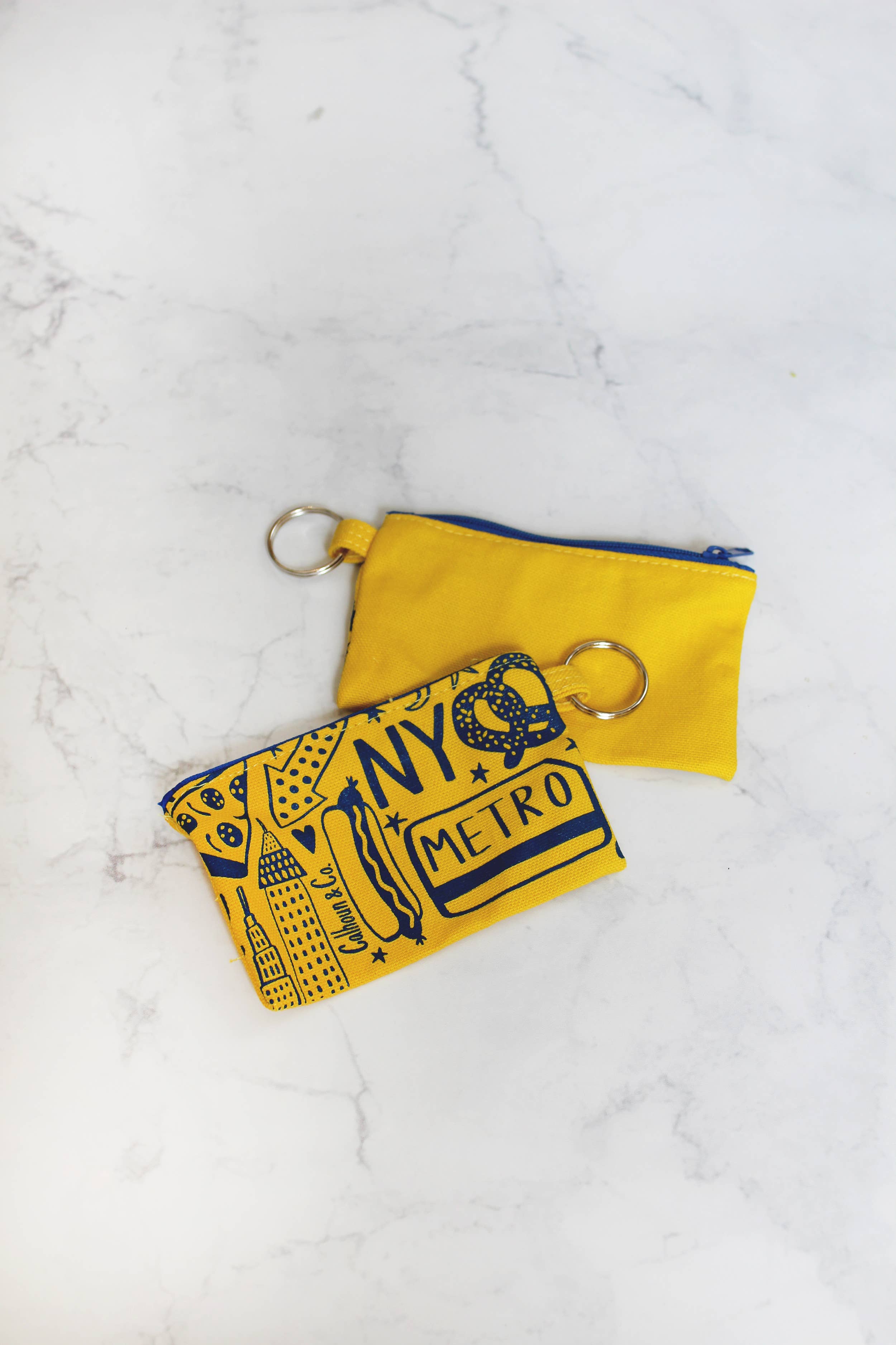 Calhoun & Co. – Engroshandel Posetaske - Dame – New York lynlåsetui til kort med nøglering1