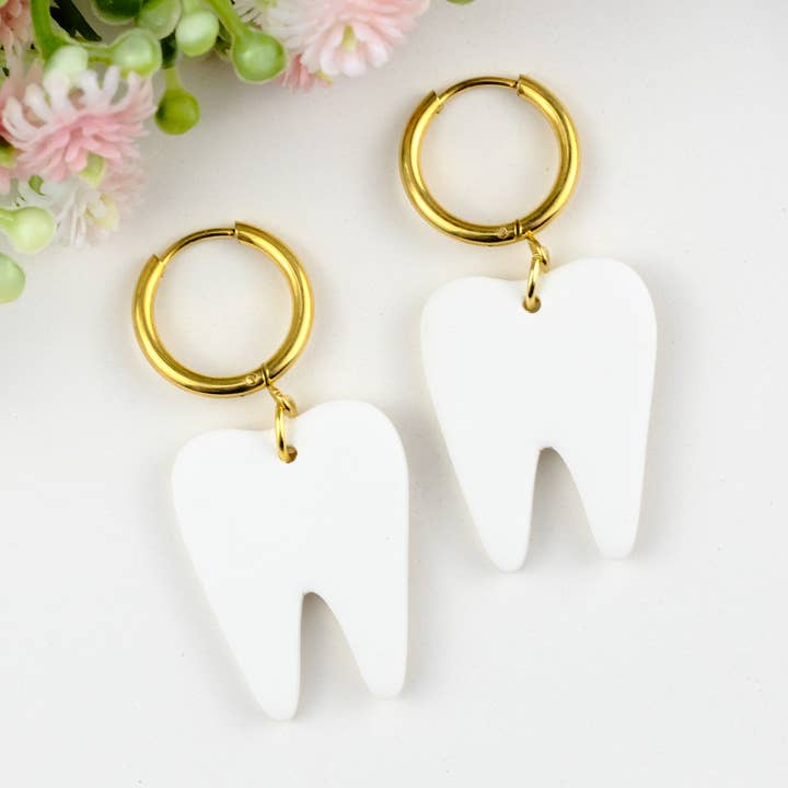 Pendientes de arcilla polimérica con temática de dentista y dientes para venta al por mayor de Mom’sClayCo