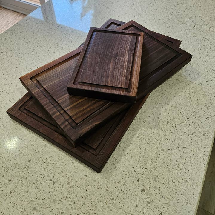 Kindling Re-Purposed Wood Products - Vente Planche à découper - Planche à découper en bois de noyer avec rainure pour jus10