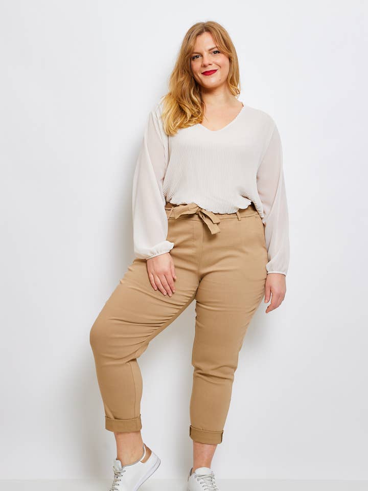 Taglia Grande - Pantaloni Chino da Donna con Cintura per la vendita all'ingrosso da parte di C'MELODIE