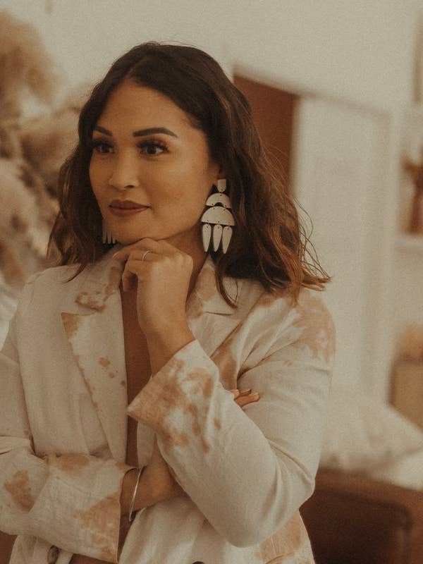 Roxanne en blanc chaud pour la vente par Corvega Clay Goods