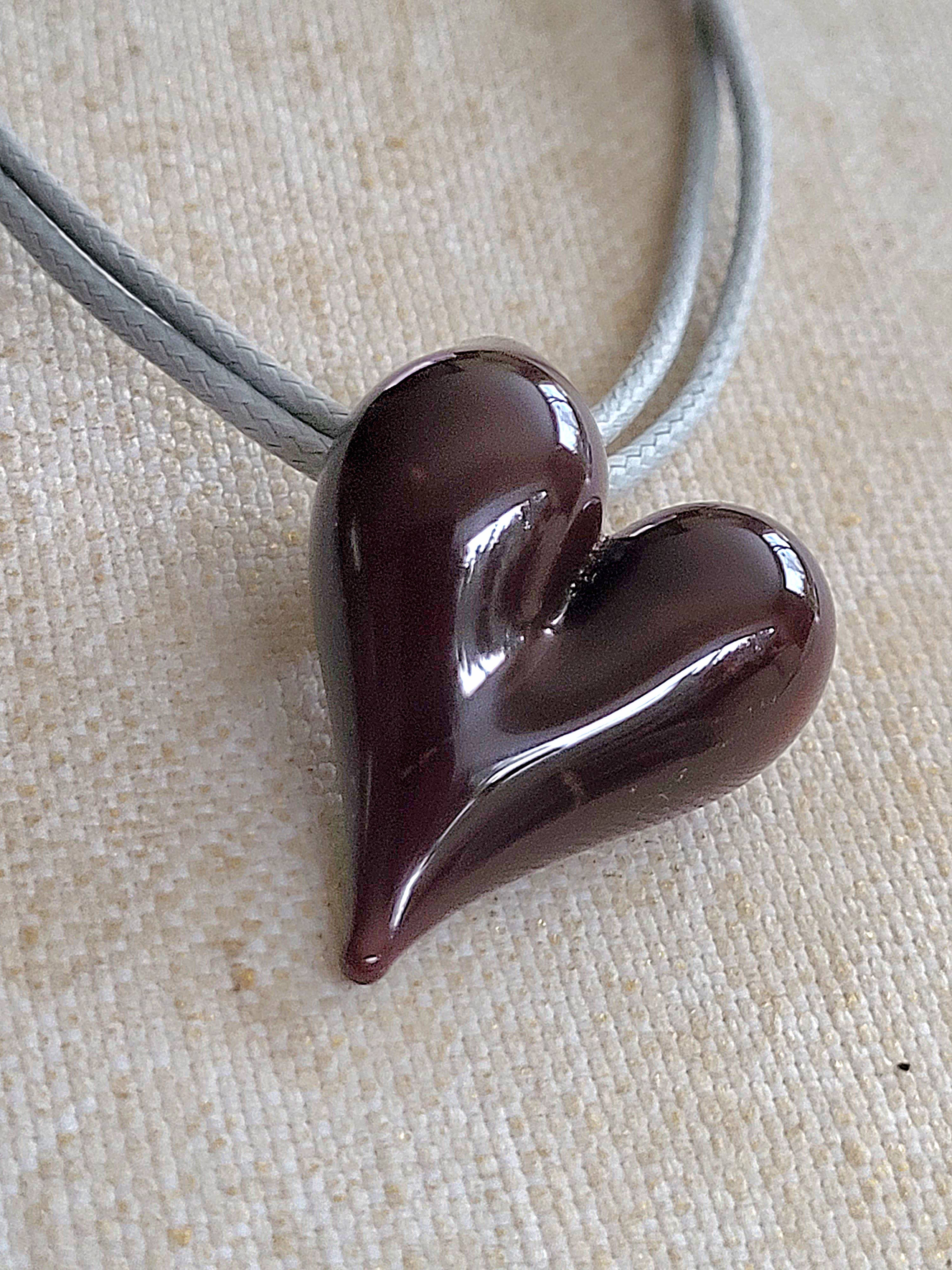 AB Glass Designs – wholesale Hänge-/berlockhalsband – Blåst glas hjärta halsband -olika färgalternativ (kopia)6