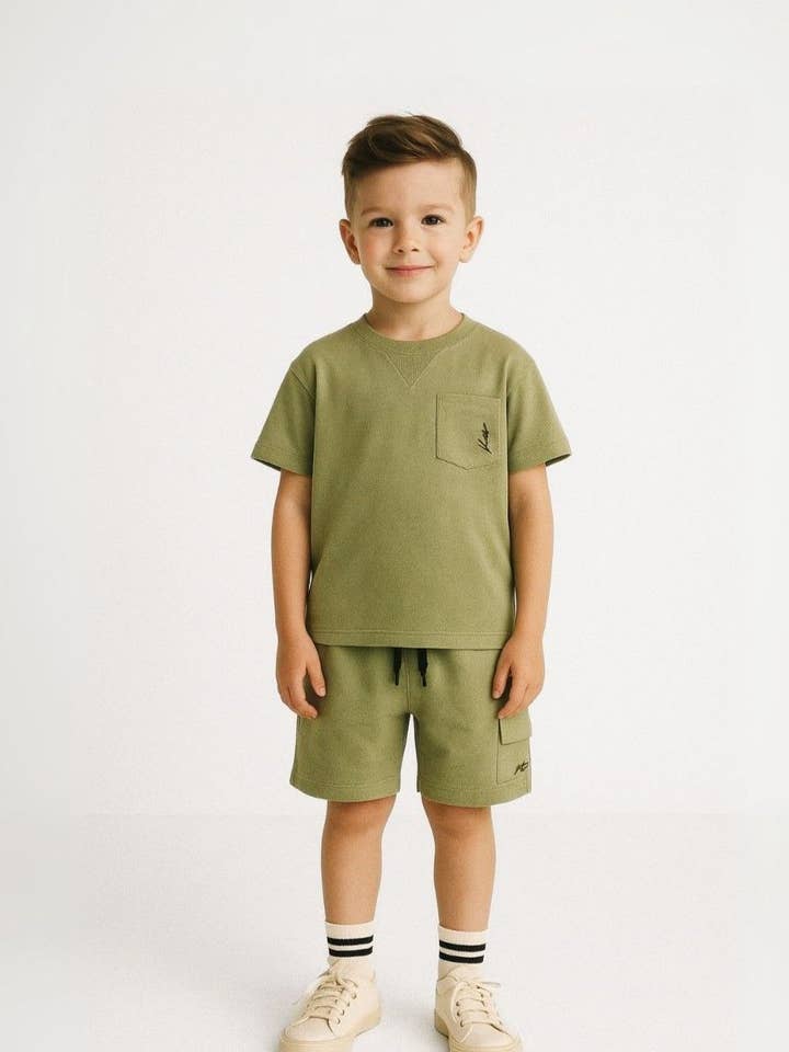 Boys short sleeve t-shirt and shorts set 2-8y green for wholesale by Minoti sp. z o.o.