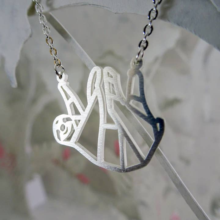 La Menagerie - Wholesale Halskettinghanger - Luiaard zilveren origami ketting