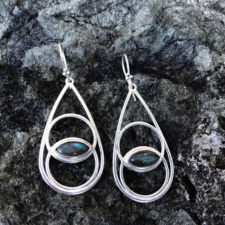 JAYA MOKSHA - Wholesale Dangle Earrings - Silver Vesica Piscis Earrings with Labradorite Crystal Stunn