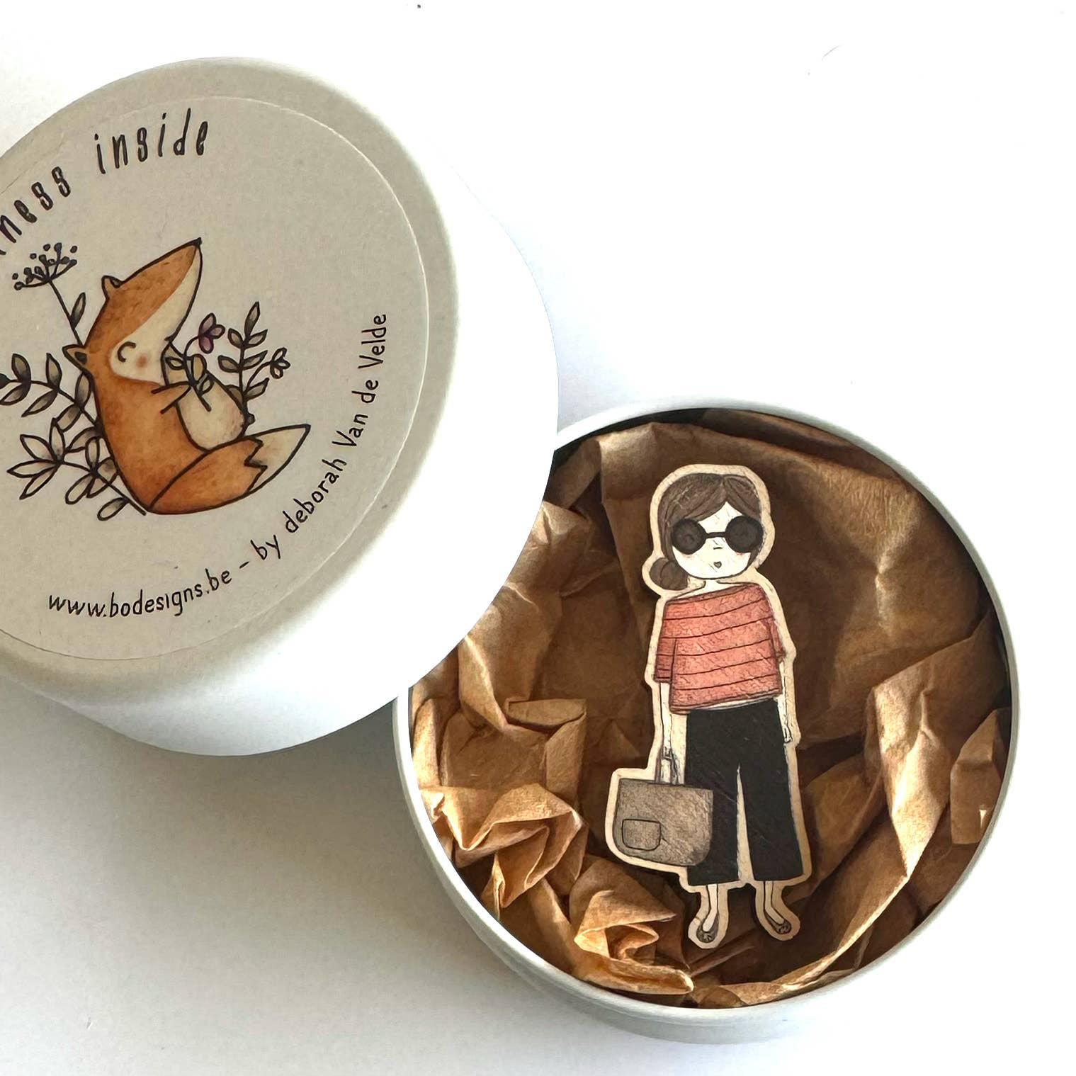 Bodesigns - Wholesale Lapel Pin/Button - Wooden Pin - Helga1