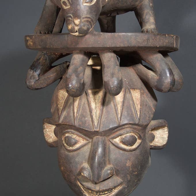 Masque Bamileke pour la vente par The Niger Bend