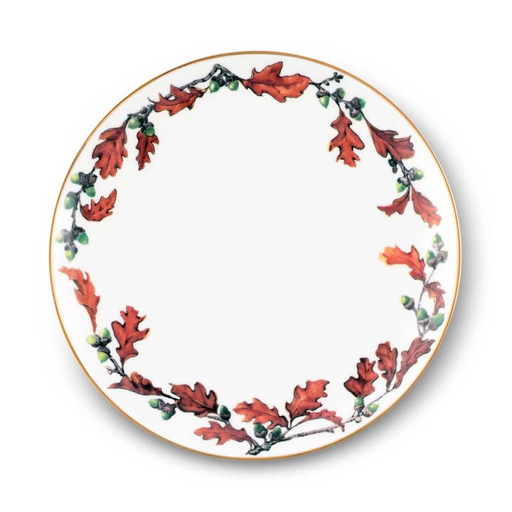Assiette à salade ronde en porcelaine de gland Norwood pour la vente par Vagabond House