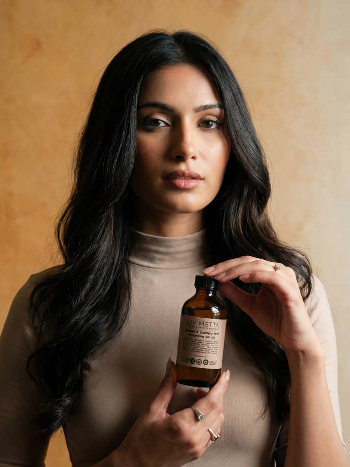 Flaxseed & Rosemary Mint Hair Growth Oil for wholesale by Liv Metta