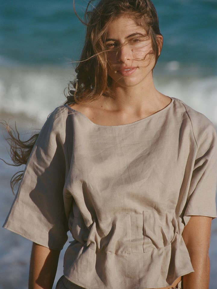 WUESTE - Wholesale Blouse - Women's - Anita Relaxed Linen Top with Belt5