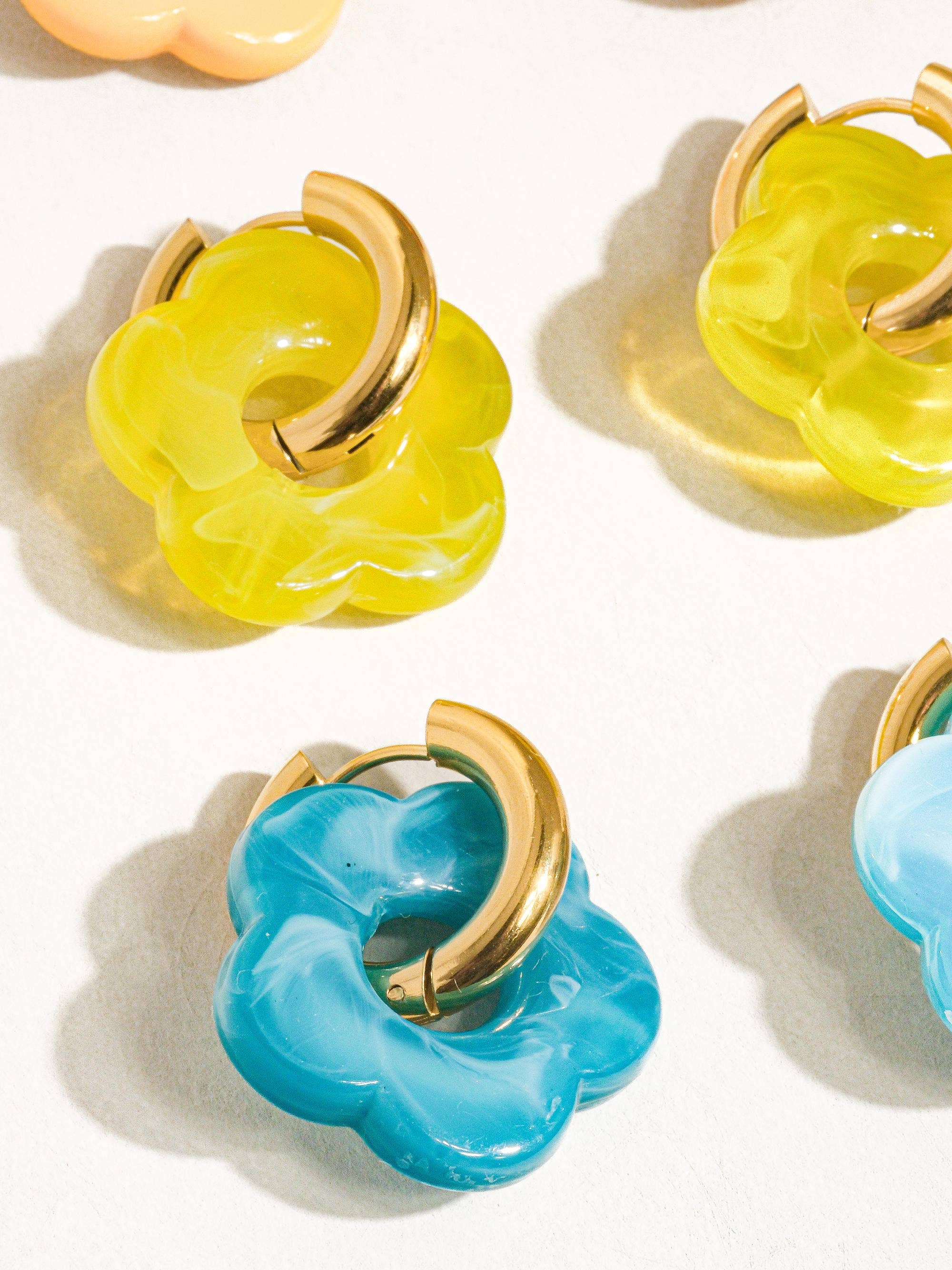 Flânerie by MAIQ - Wholesale Stud/Post Earrings - Petal 18K Gold Non-Tarnish Summer Flower Earring1