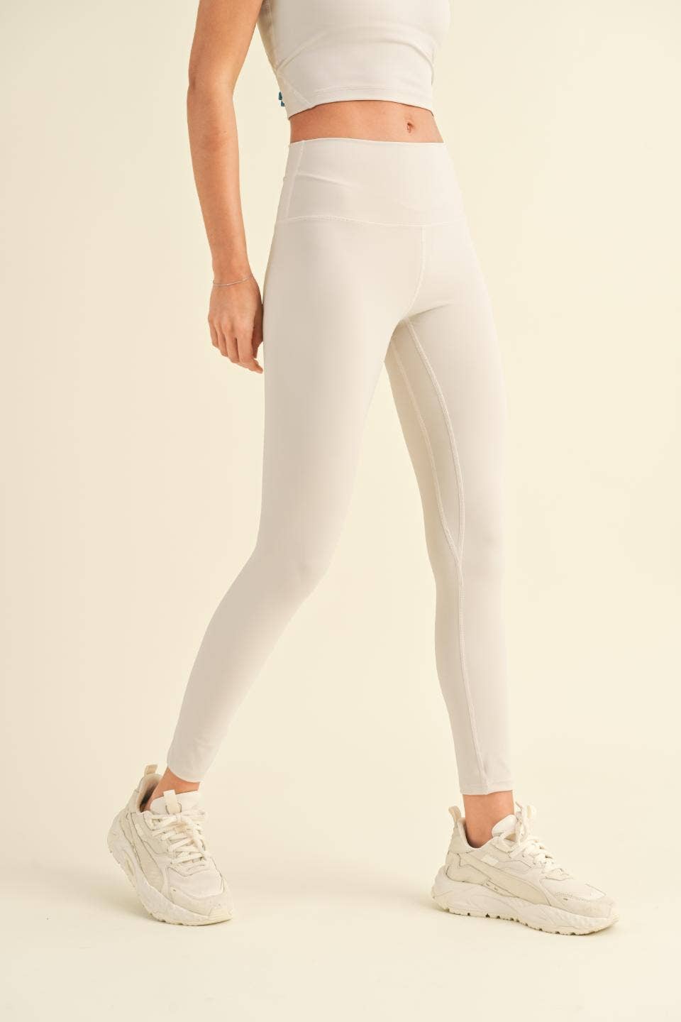 Gris clair Leggings taille haute performance gris clair ajustés en vente sur Faire5