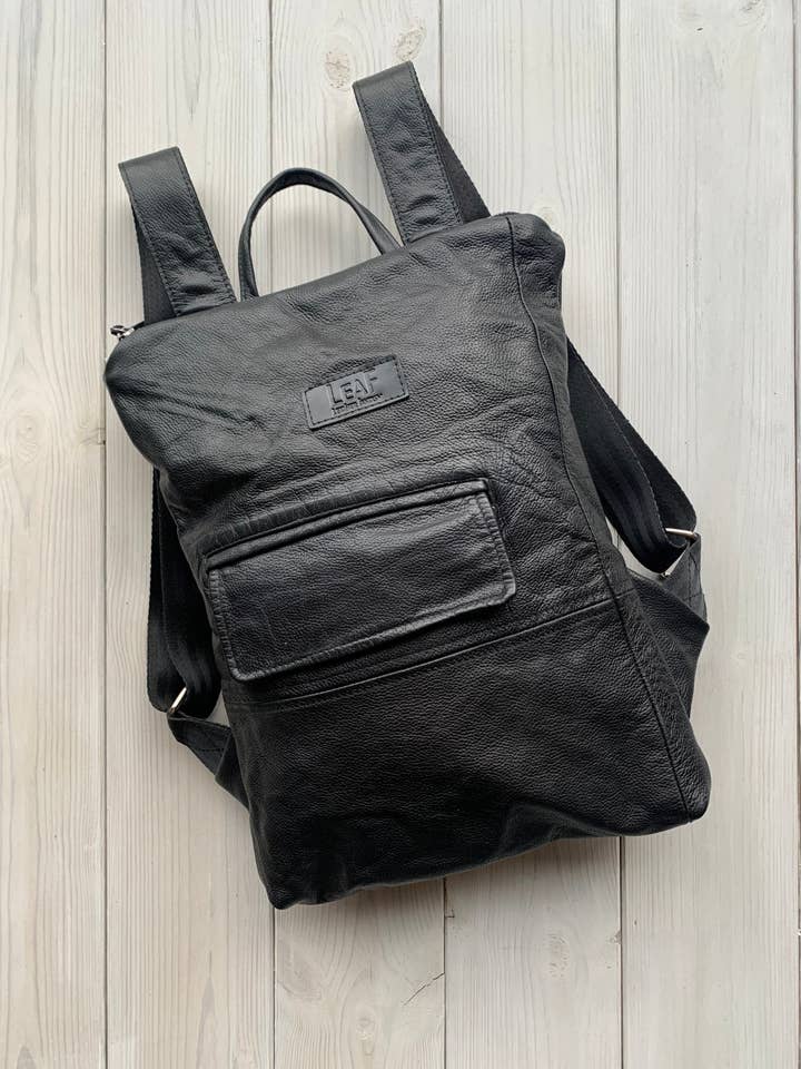 Sac à dos en cuir, sac à dos noir, sac à dos pour femmes, recyclé pour la vente par LeaF