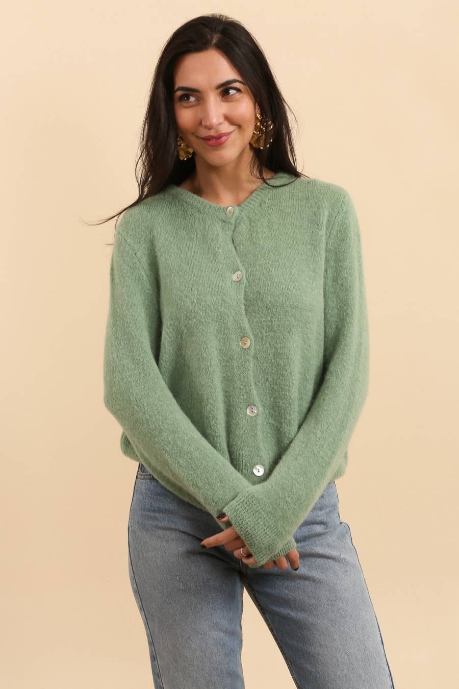 NAÏS PARIS - Wholesale Cardigan - Women's - SUPER FINE ALPACA SHORT BUTTON CREW NECK CARDIGAN41