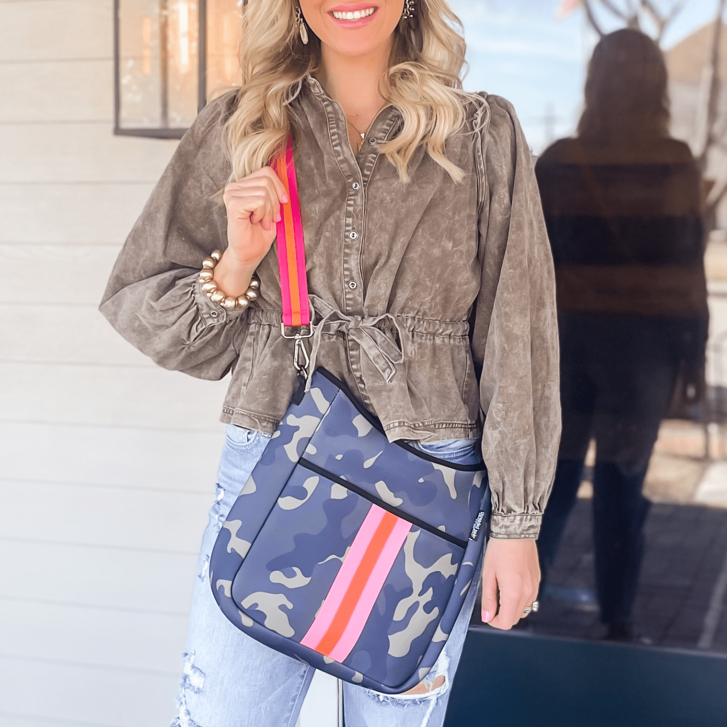 Threaded Pear - Wholesale Messenger Bag - Women's - Neoprene Messenger17