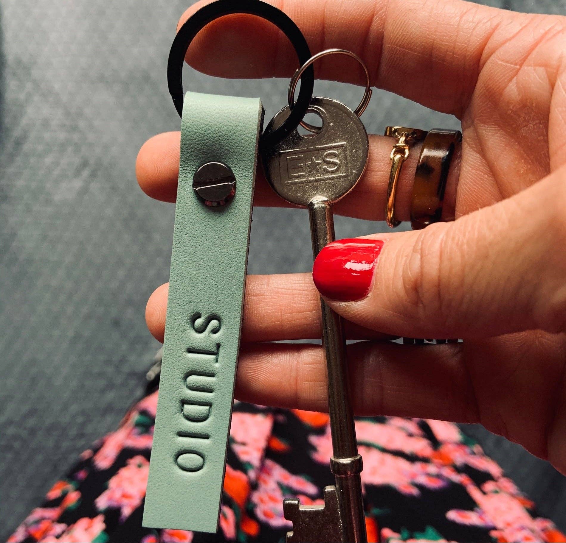 Konoc – wholesale Keychain – Women's – STARLING Personalised leather keyrings3