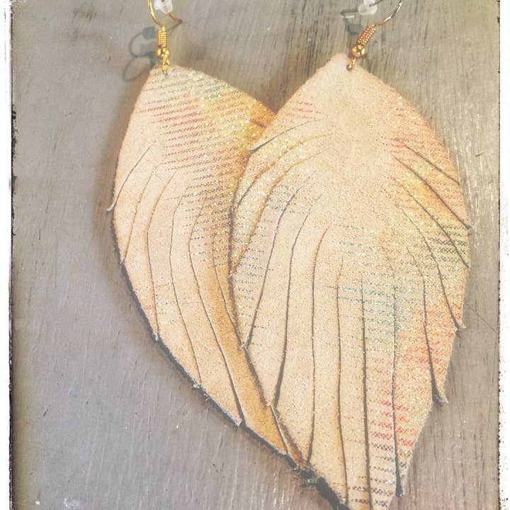 brincos de penas de couro bege marfim por atacado de JAG/ged Edge Jewelry