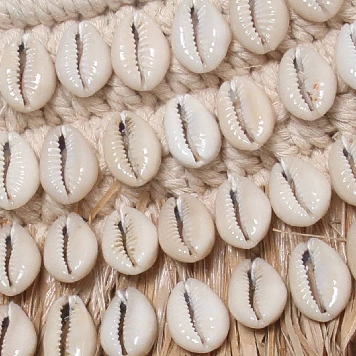 Bazar Bizar Living - Venta al por mayor Espejos de pared - Espejo The Raffia Cowrie - Blanco Natural7