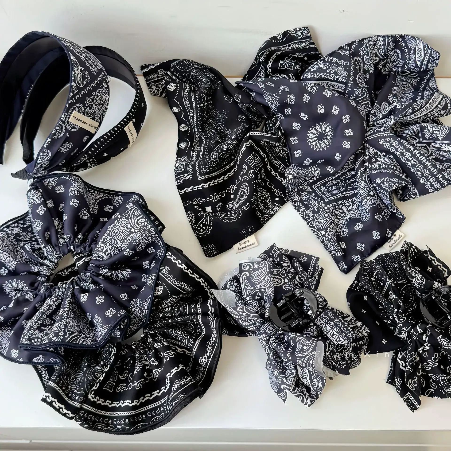 Otterware - Wholesale Hair Accessories Set - Women's - The Bandana Print & Solid 8-Piece Accessory Set3