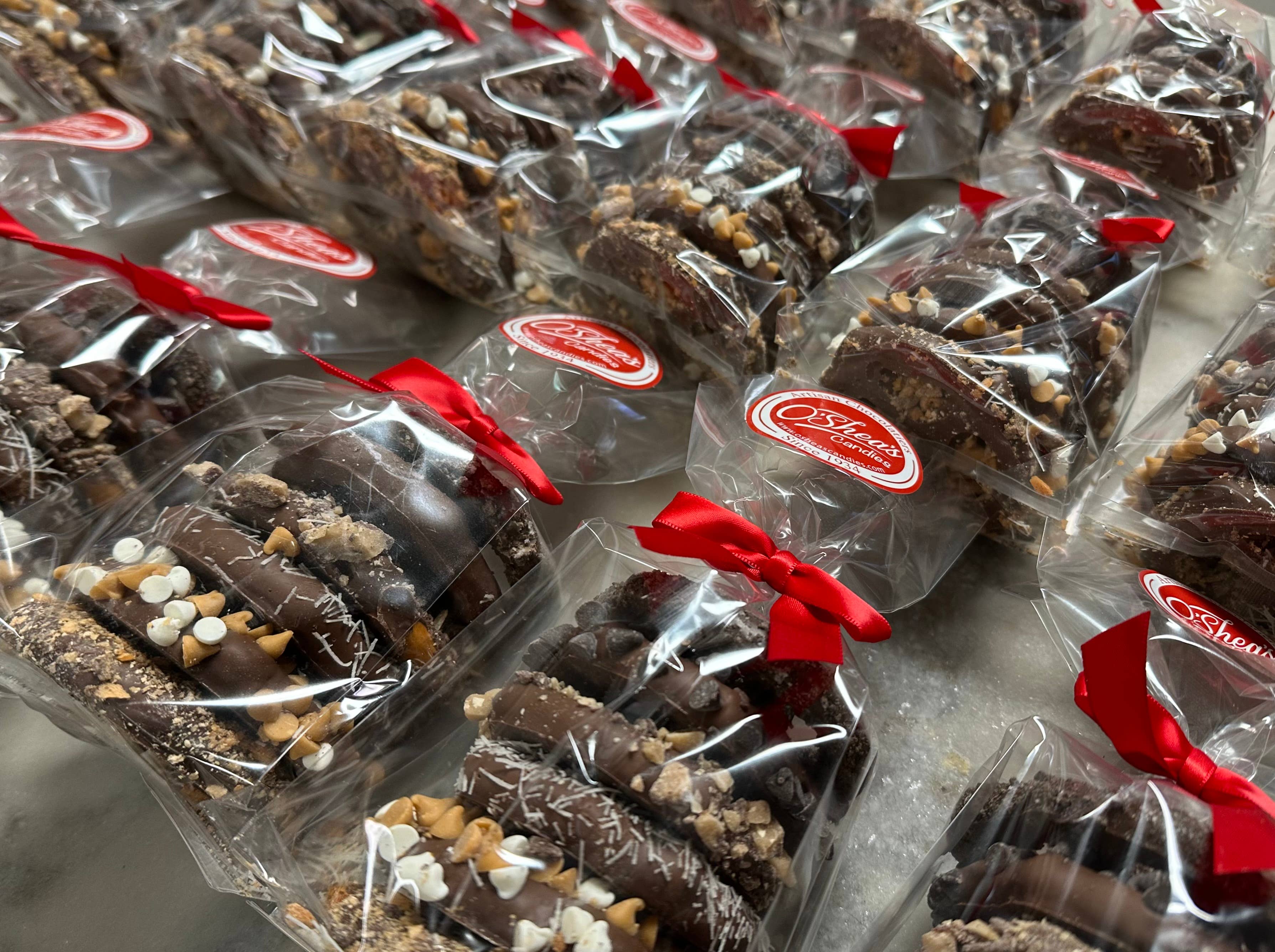 O'Shea's Candies Sweet Shop - Wholesale Chocolate Covered Sweets - Gourmet Decorated Pretzel Stacks 6PK w/ Bow 🥨7