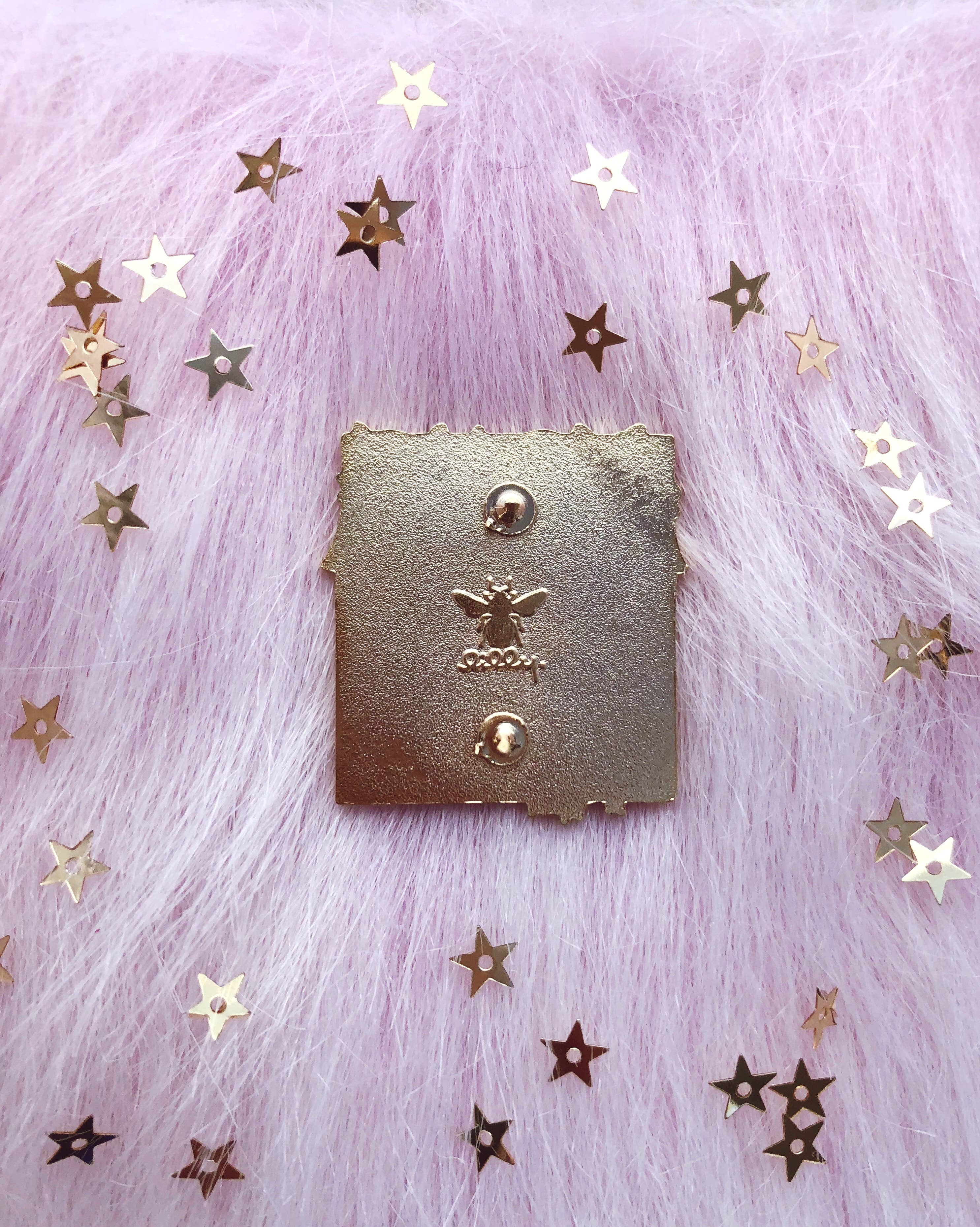 Lilly Baik - Vente Épinglettes/boutons - Pin’s émaillé Paris Café Brasserie style café français parisien3