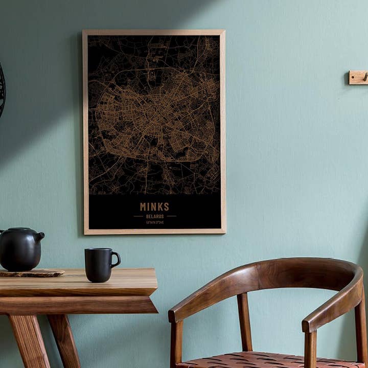 Carte de visons, Biélorussie, gravée sur bois. Carte laser 3D pour la vente par Kustwood