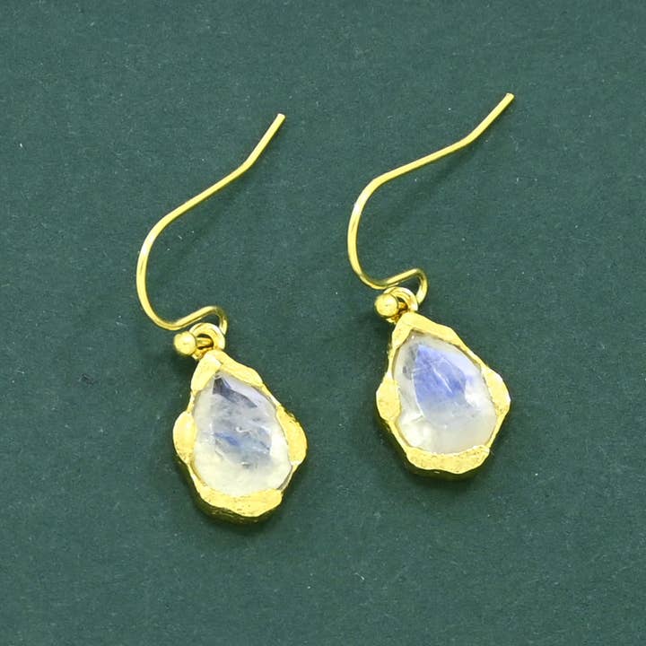 Kailany Earring Gold Plated - Rainbow Moonstone for wholesale by Schmuckoo Berlin