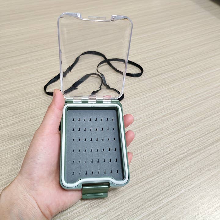 CANADA JME HEALTH NUTRITION CORP. - Wholesale Sporting Accessories - 1pc Transparent Fly Fishing Lure Storage Box with Adjustable Strap - Durable ABS Material, Single-Layer Design for Easy Access & Organization, Blue, Insect Imitation Storage | Compact Design | Waterproof Box, Fishing Tackle Box
