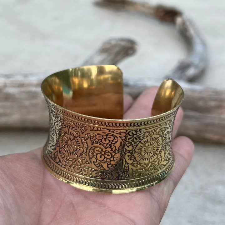 Lungta Imports - Vendita all'ingrosso Bracciale a polsino - Bracciale a polsino artigianale in ottone placcato argento con design vintage boho etnico6