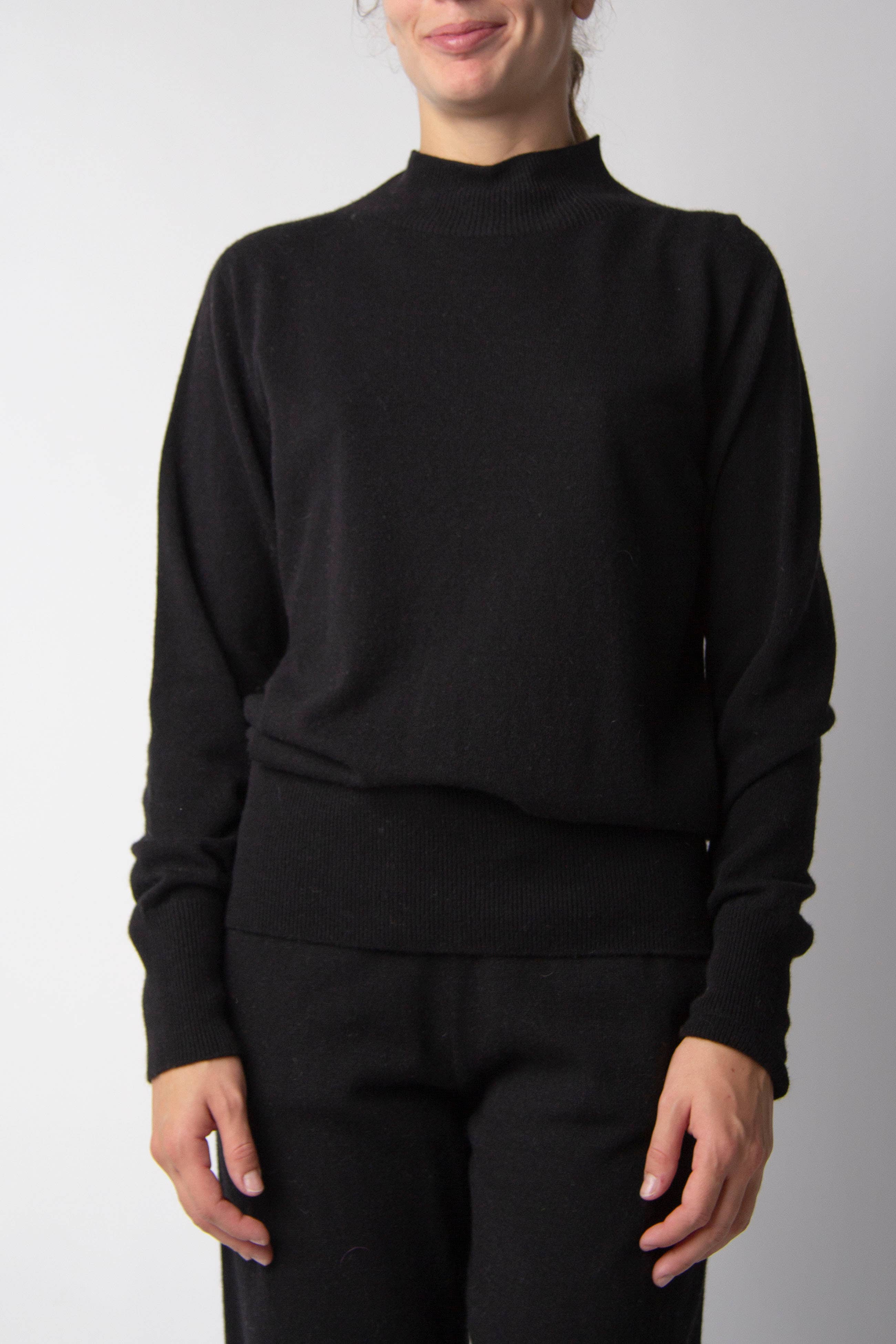 Lèmme - Wholesale Tunic Sweater - Women's - Cashmere Mix Mock Neck 3D Knit




Cashmere Mix Mock Neck 18