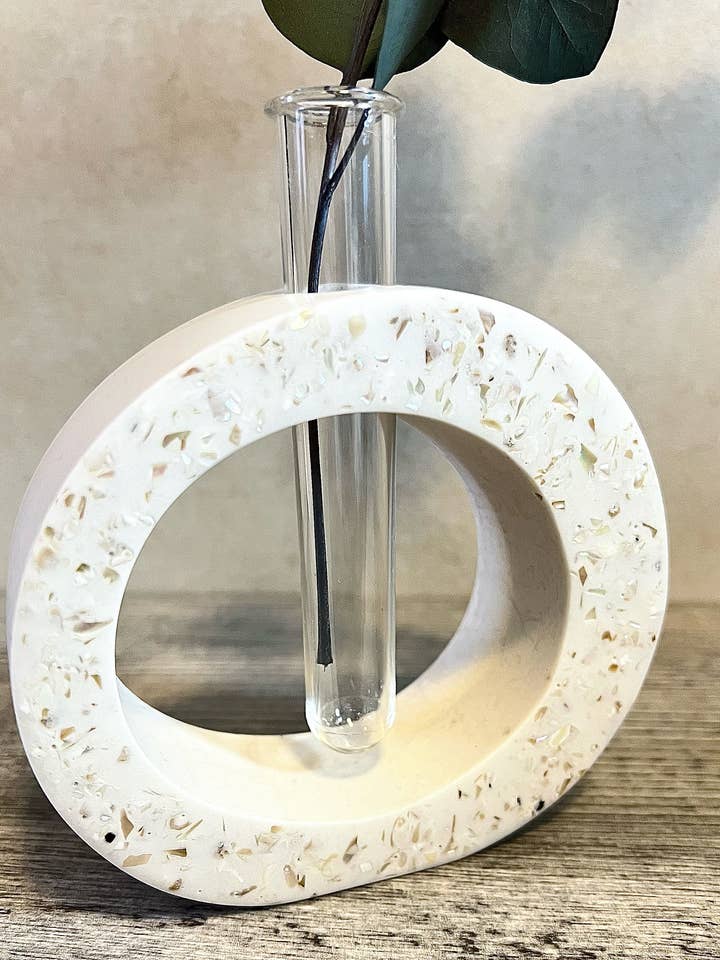 Perlmutt-Vase 'O' aus Terrazzo, Vermehrung, Muschel, Vase für den Großhandel von EMB Pretty