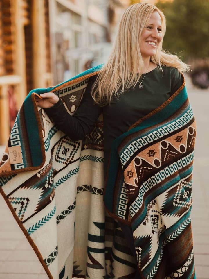 Circles Aztek Alpaca Throw Blanket for wholesale by Meraki Movement